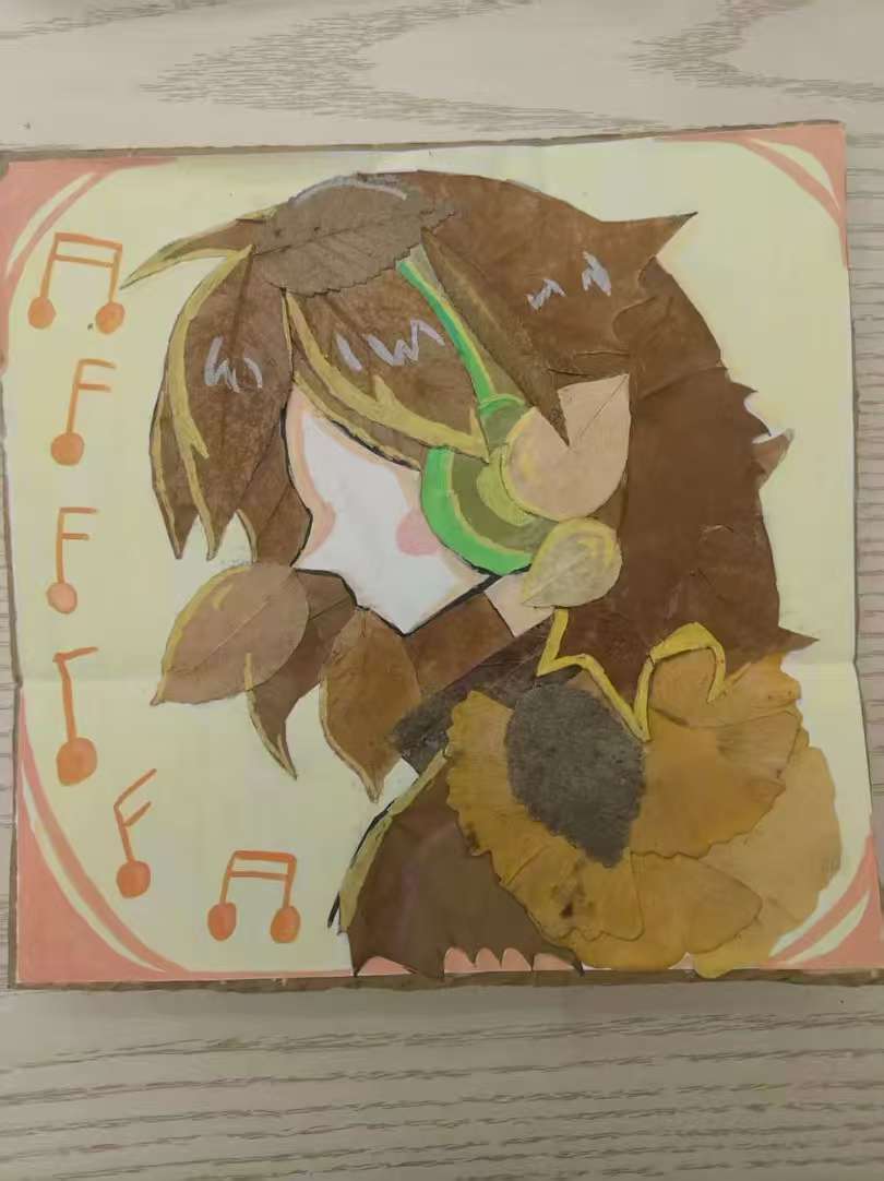 -少女细细聆听着悠扬的乐曲，这是一支秋日之歌-
曹诗悦