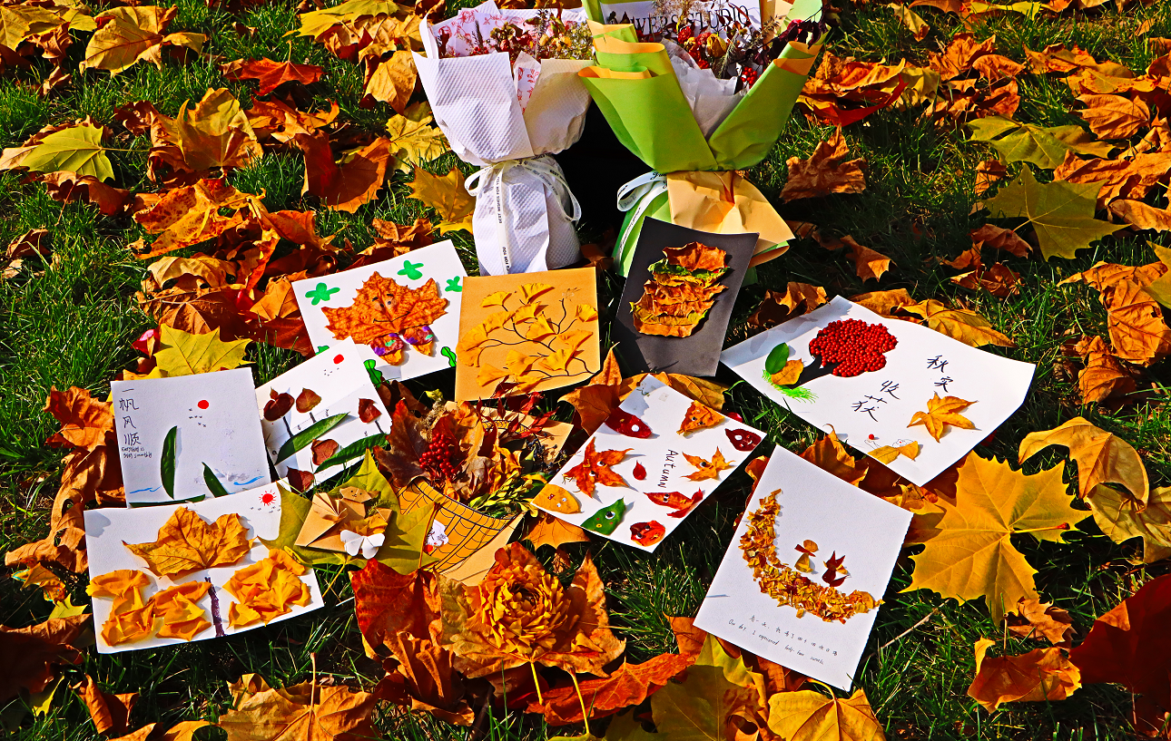 金黄与墨绿交织，硬枝与软叶相拥，这不仅是贴画，更是生命从绚烂到静美的温柔诠释。