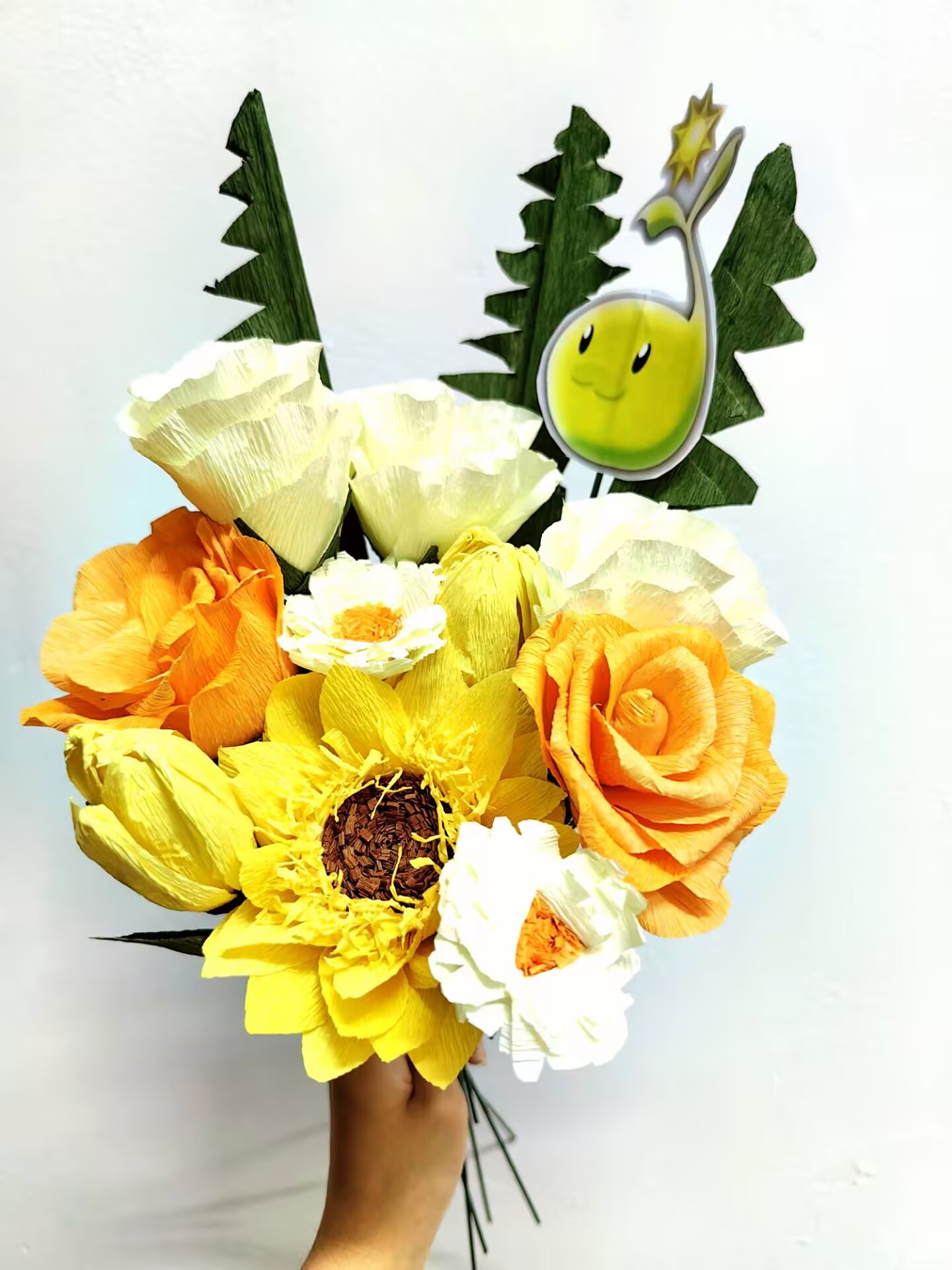 这束纸花，不仅是一件艺术品，更是一份深情的寄语，激励着每一个人在人生的道路上，勇敢追光，绽放属于自己的光彩。