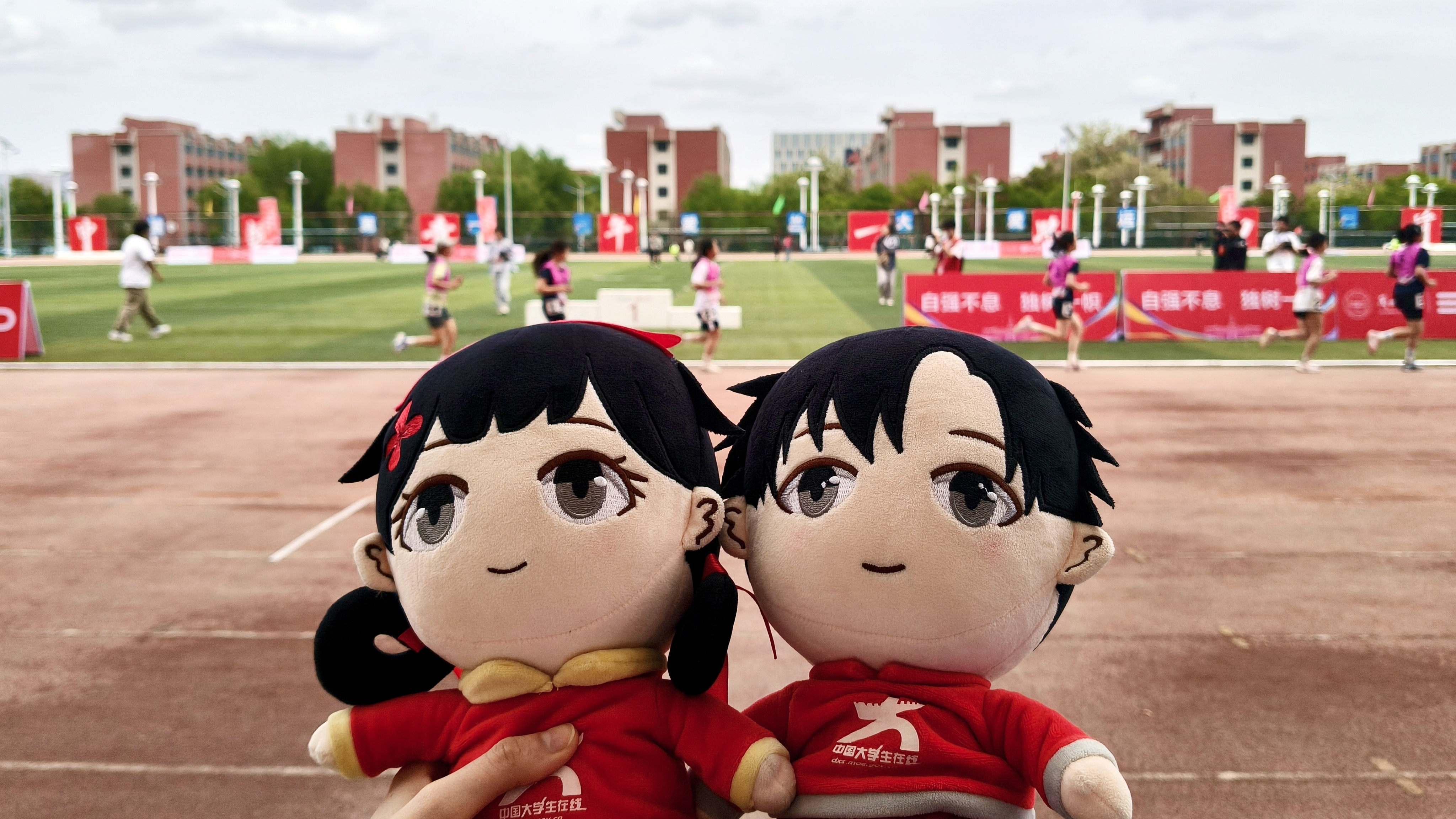 女子三千米比赛现场 作者：苏汇婷 兰州大学.jpg