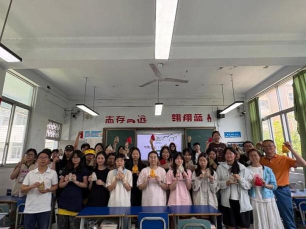 财经商贸学院开展中药香囊手作、阅读手作活动1.jpg