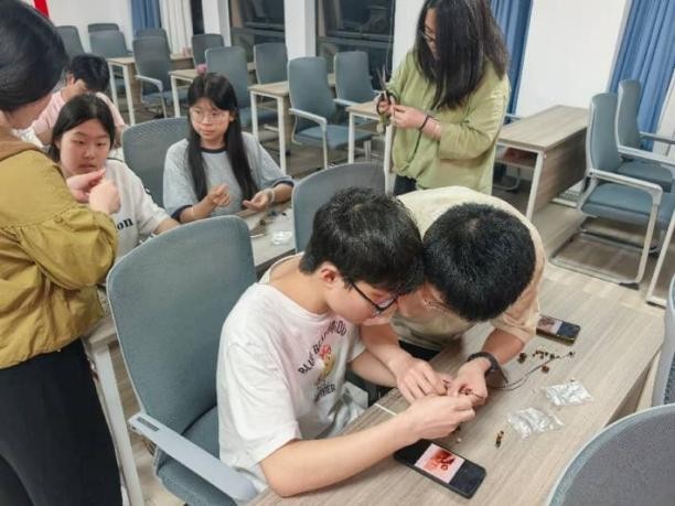 财经商贸学院开展中药香囊手作、阅读手作活动2.jpg
