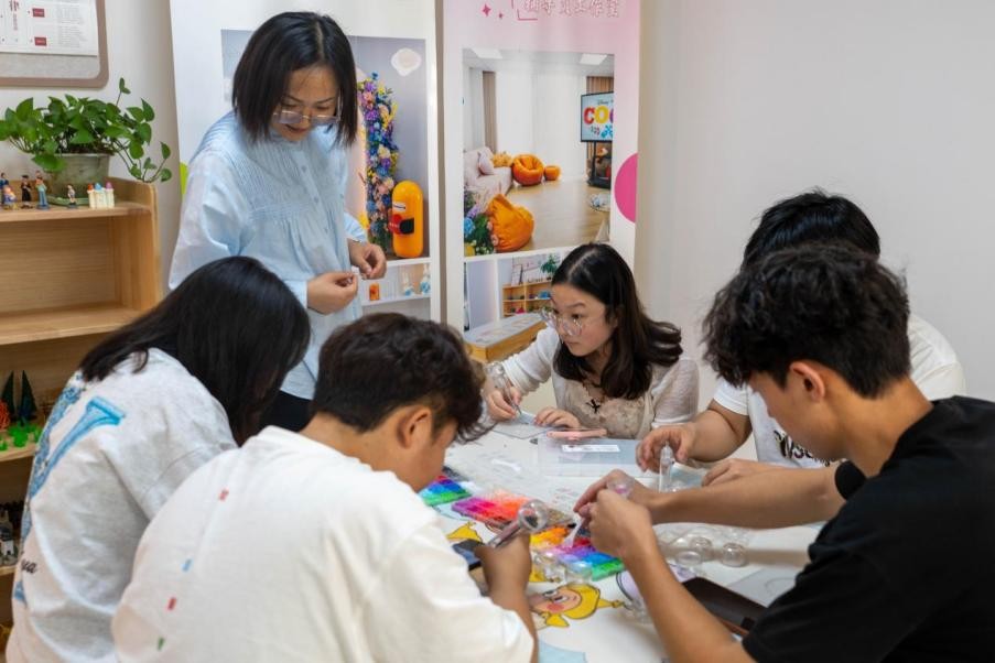 人工智能学院开展DIY创意手作.jpg