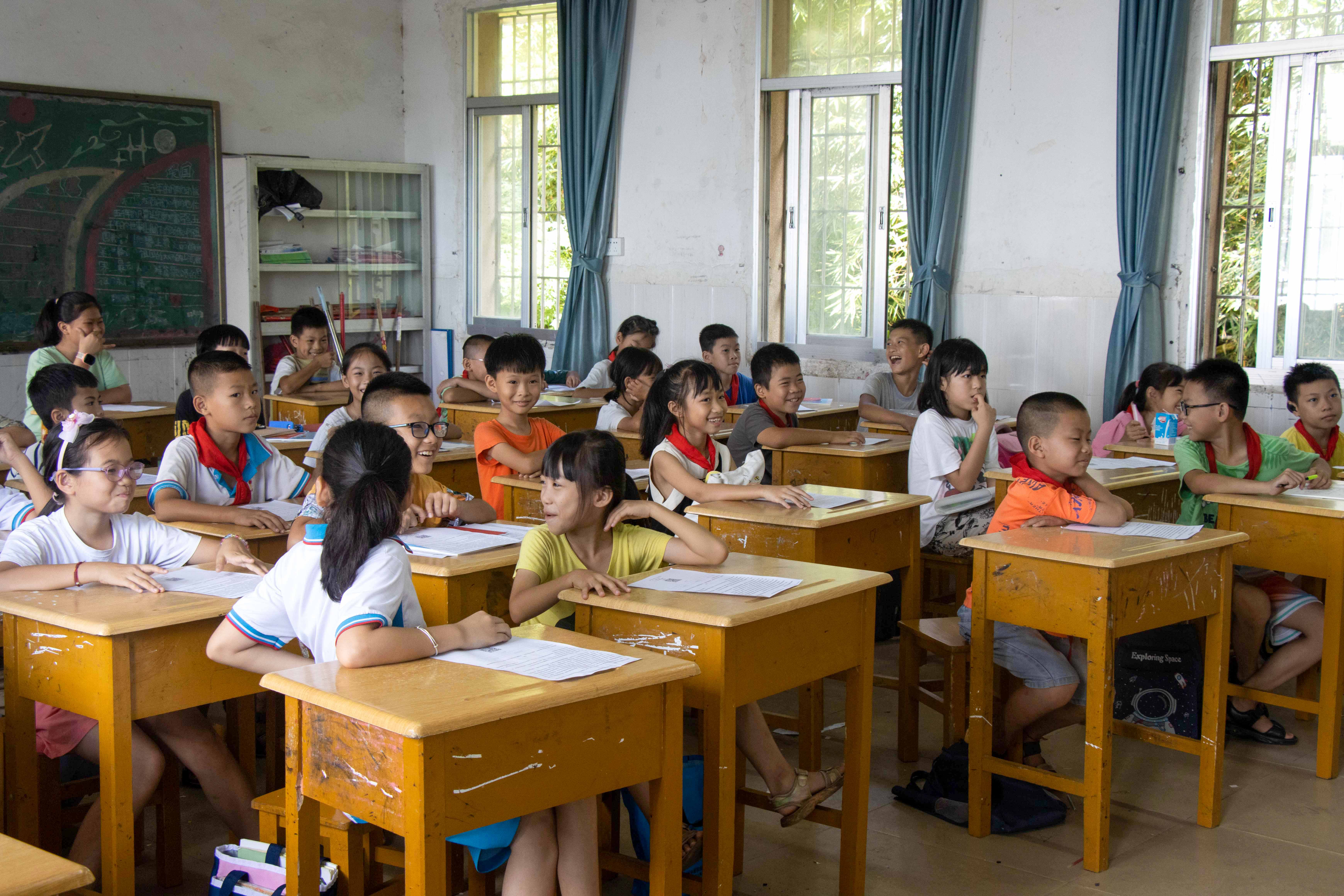 图为小朋友们科普课堂上进行问题讨论。 冯家祥 供图