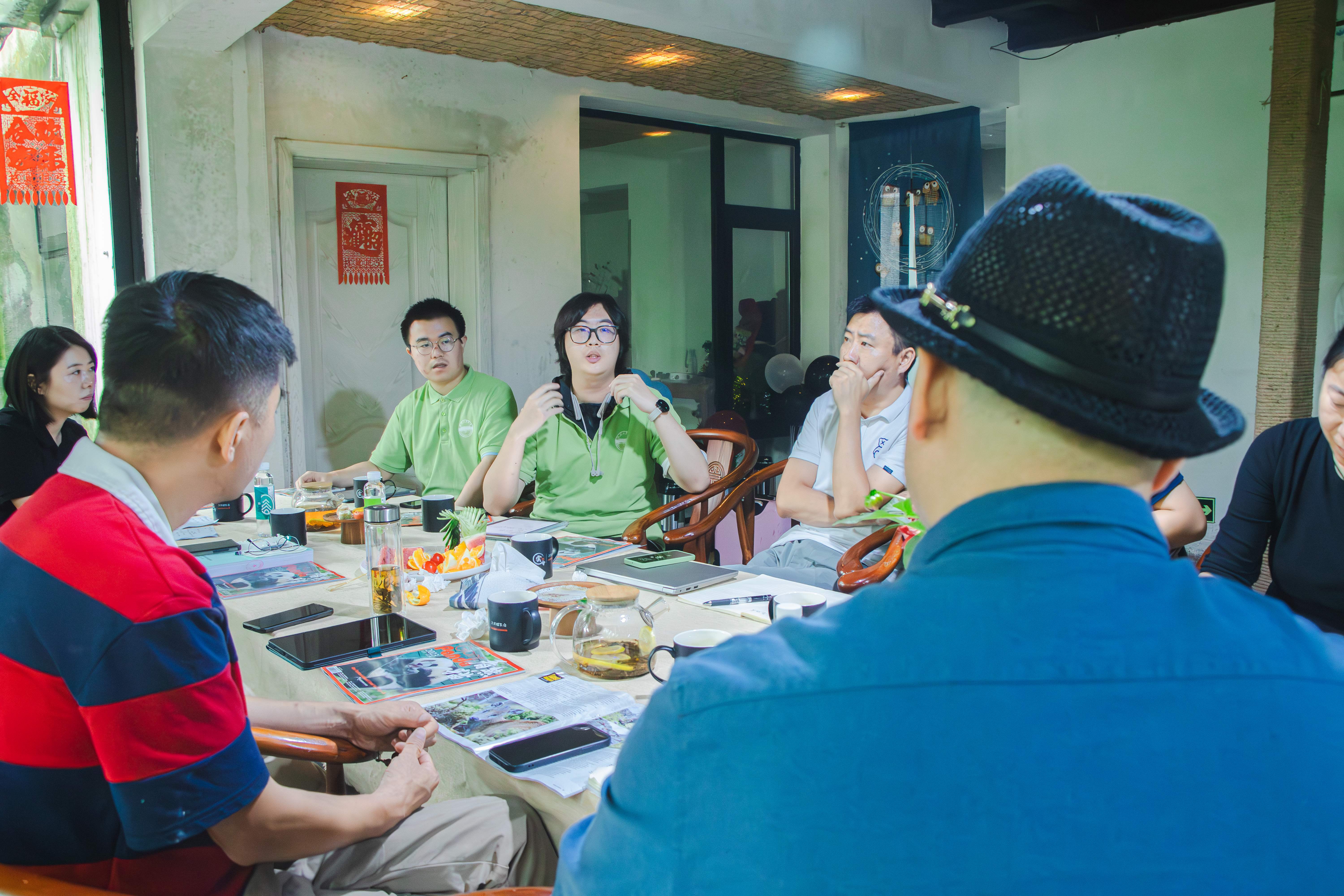 实践队师生在“熊猫宿集”座谈会上发言