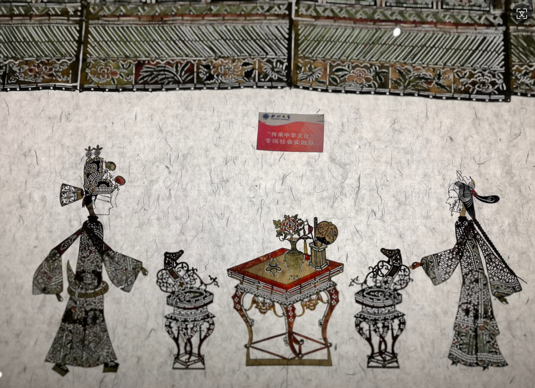 图为博物馆内皮影展品.png