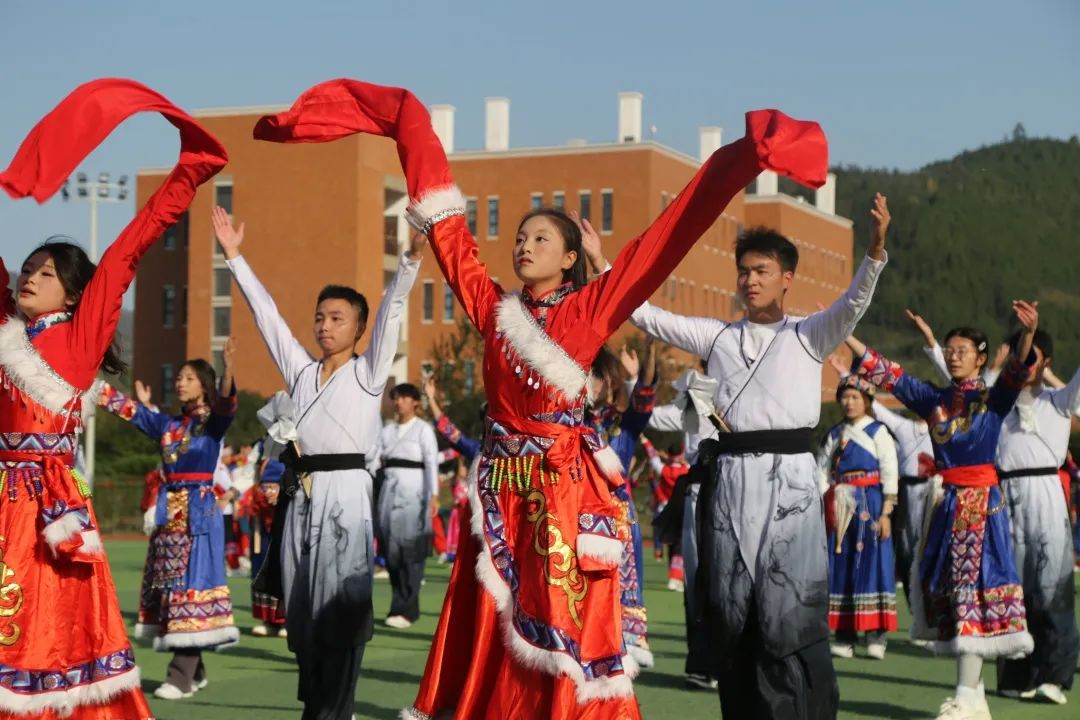 西南交通大學希望學院丨交大希望師生驚豔起舞