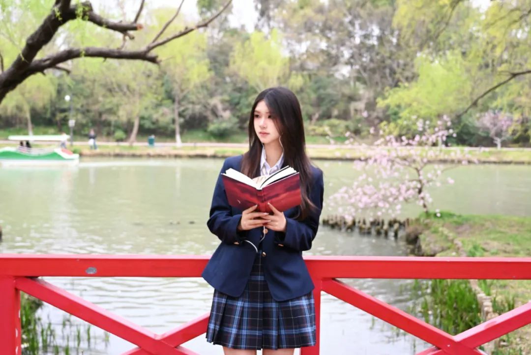 看书模特-陆桐溪-25.3 (3).jpg