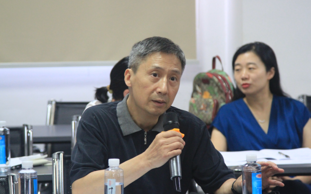 陈收为青年教师上课.jpg