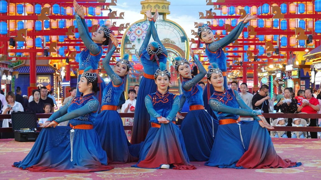 校园洞察丨河北传媒学院师生参加内蒙古"乌兰察布之夜"主题演出