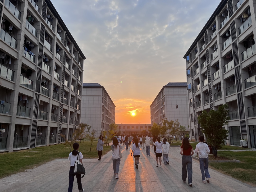 当名人名言遇到南昌交院 - 南昌交通学院 - 中国大学生在线