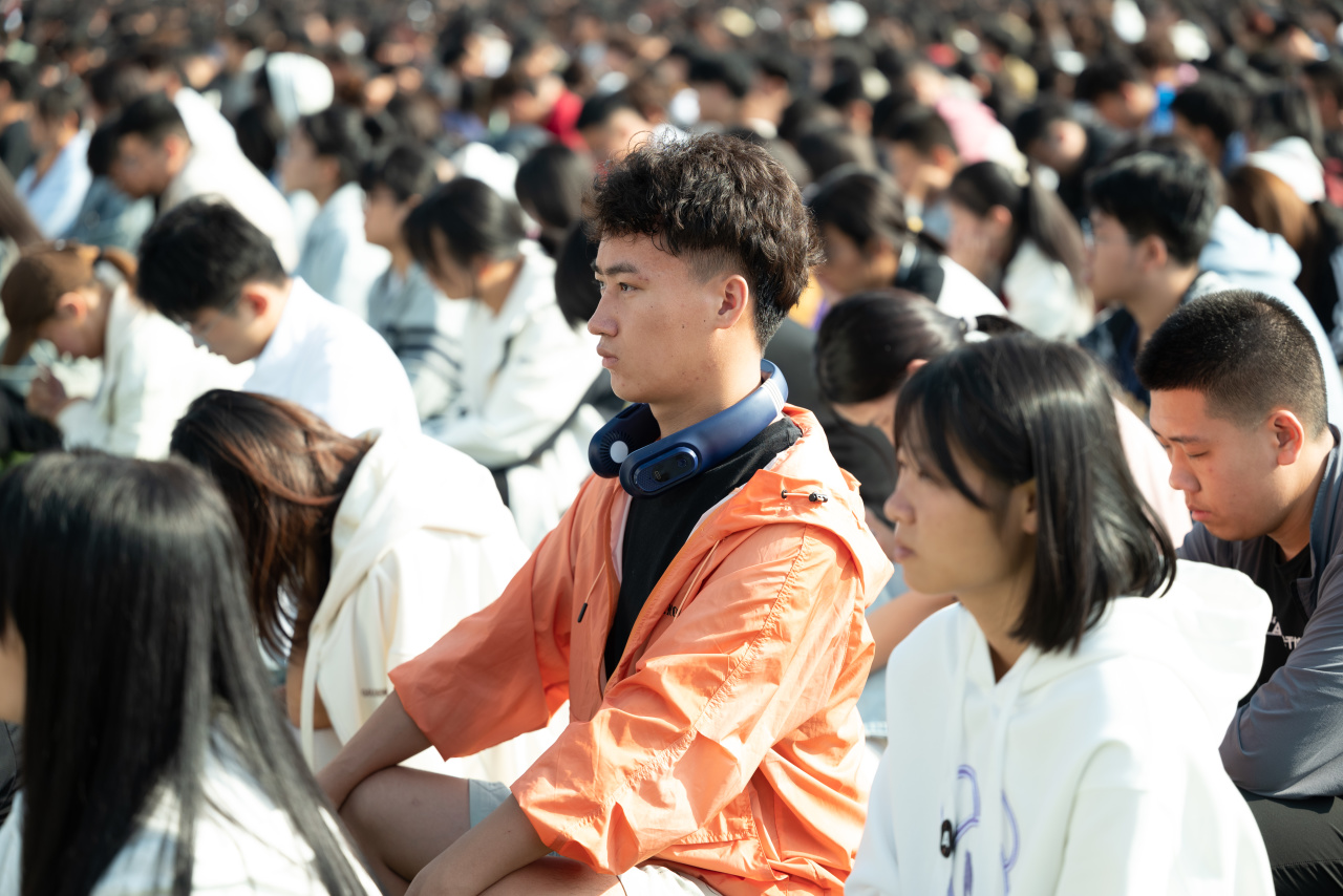 直击imust新生开学典礼 - 内蒙古科技大学 - 中国大学生在线