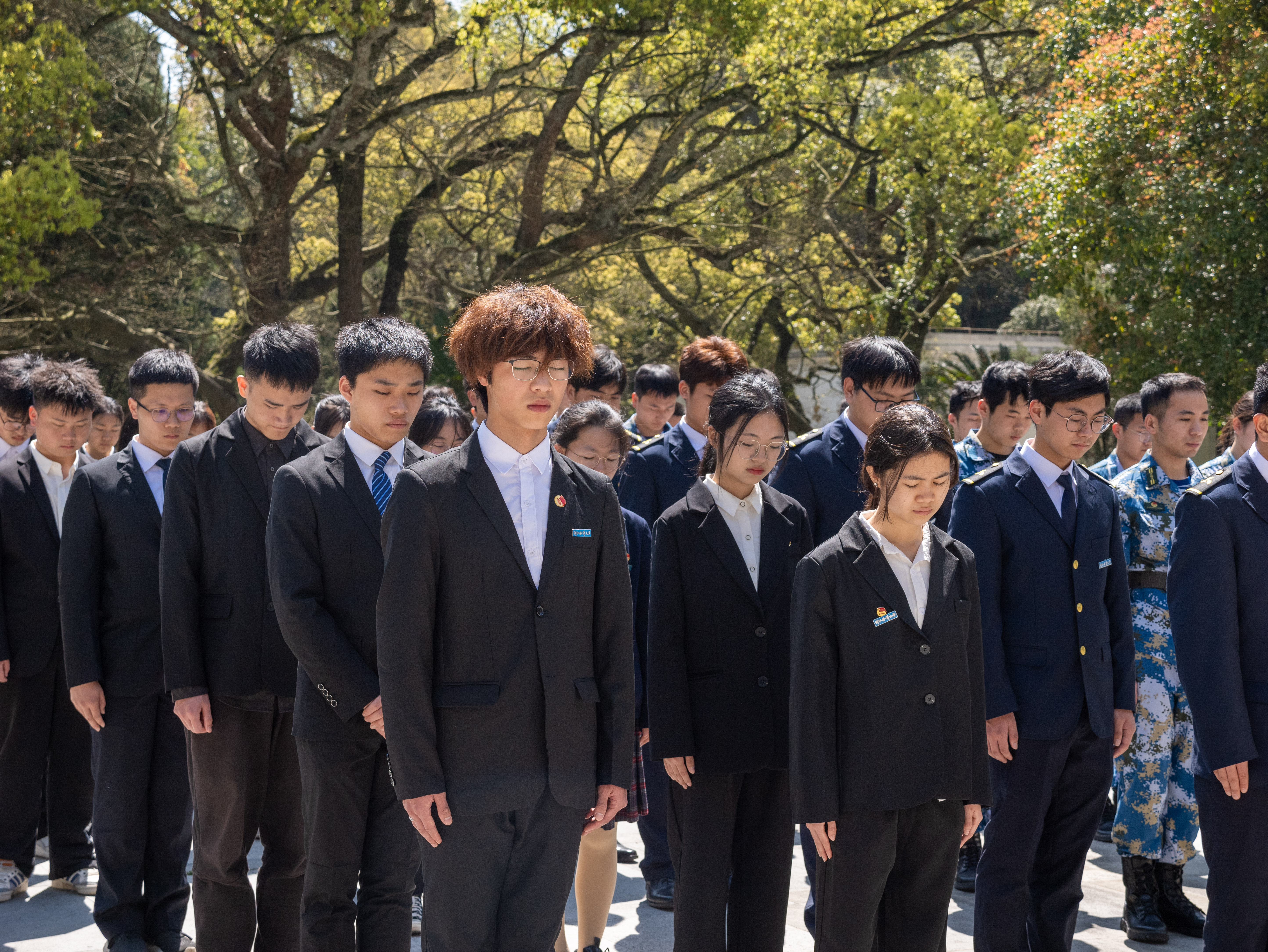 20230402“缅怀英烈魂，砥砺奋进路”清明祭扫活动 朱艺力-14.jpg