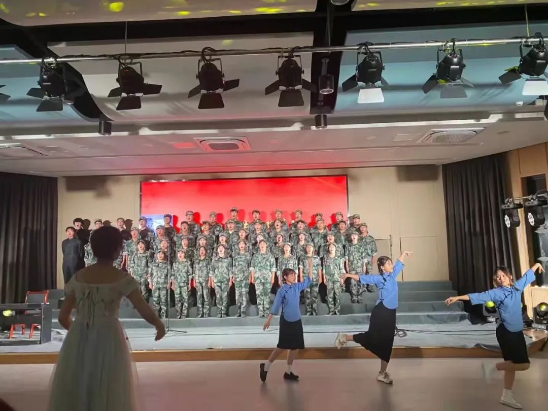 业大学校歌》和《光荣啊,中国共青团》等传达出了莘莘学子对矿大的深