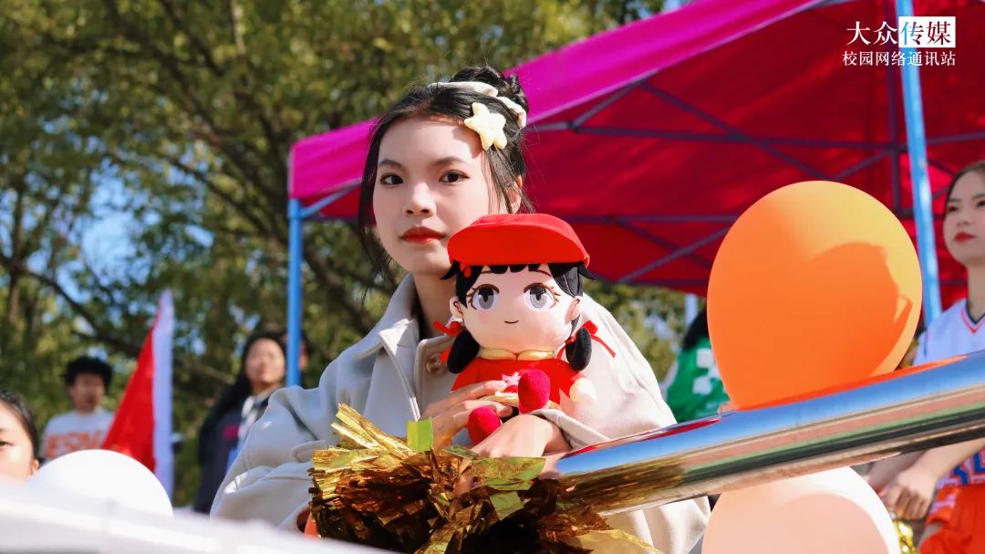2023年校园行携手小中兄妹走进湖南大众传媒职业技术学院校运会