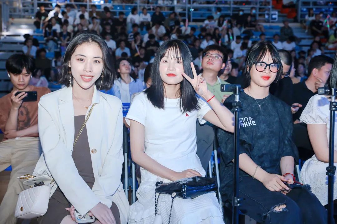 962a1393b1c7fc4161c21fc743d17bf.jpg 图片