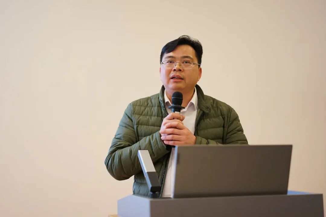 我校举行2024年阳光体育启动仪式暨第四十九期花海学工论坛