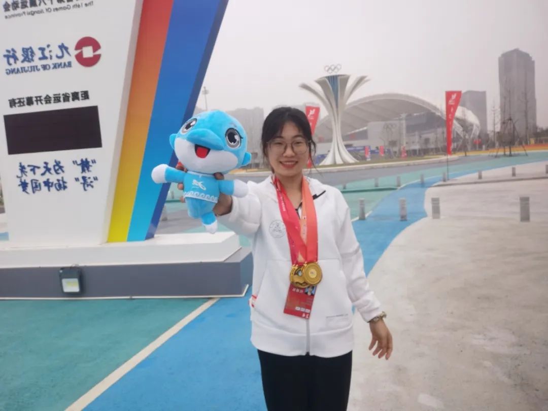 "文学女孩"何雨晴,圆了她的田径梦