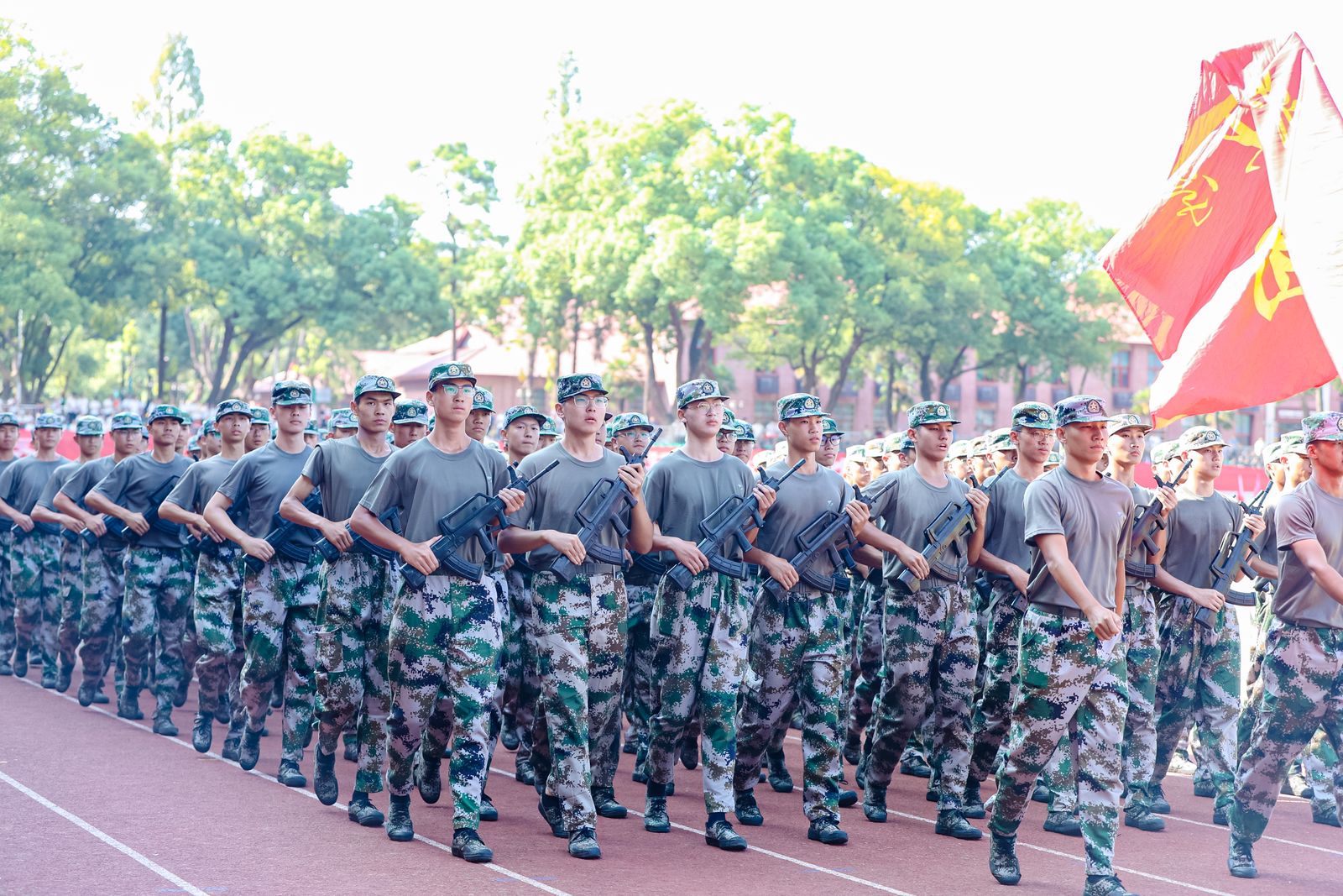 TRX9906.JPG~tplv-9lv23dm2t1-resize-animforce-v1_1600_3000_gif.jpg