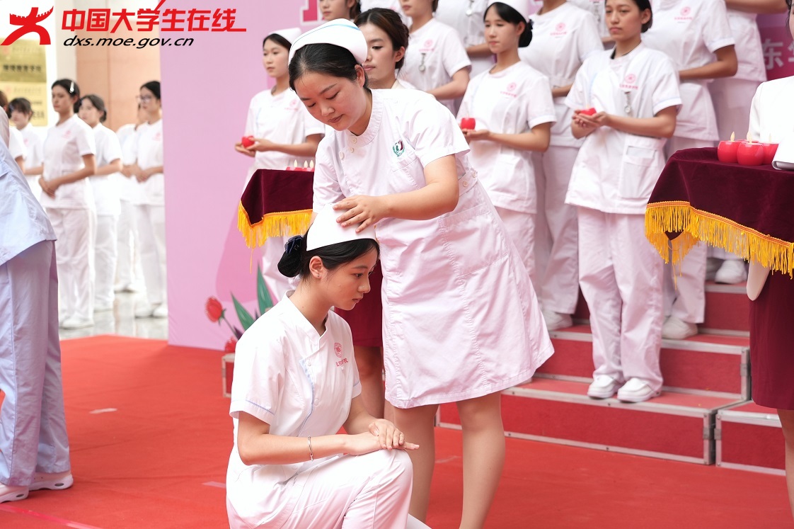 授帽2.jpg 授帽2.jpg