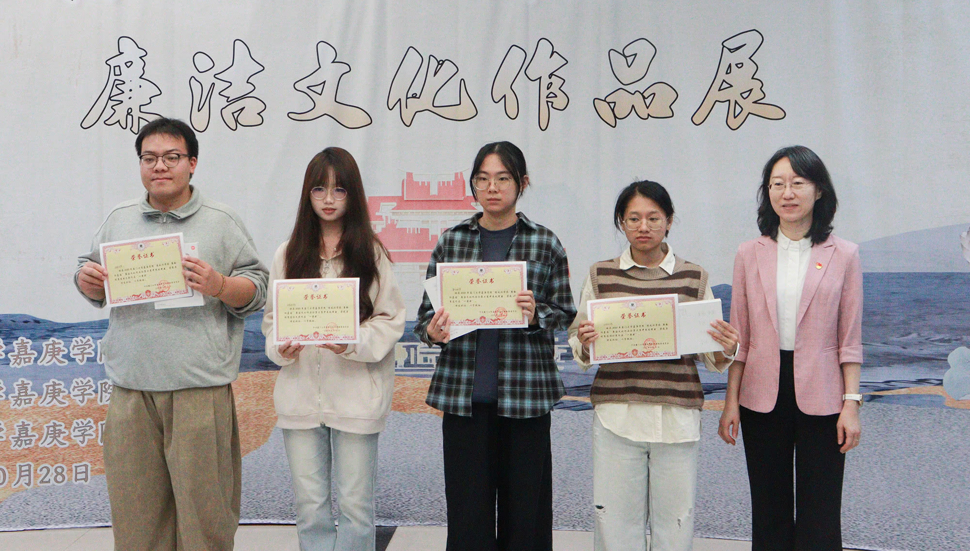 康洁文化作品展(摄影:陈怡婷).jpg 康洁文化作品展(摄影:陈怡婷).jpg