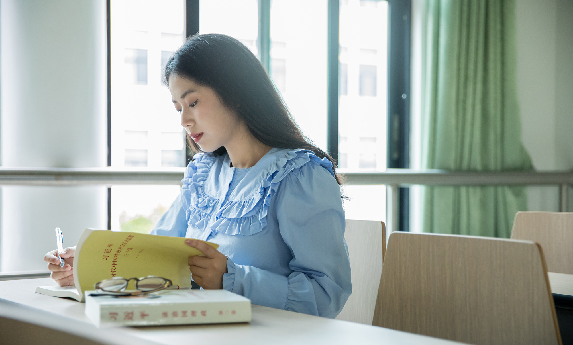 书中世界，是对新时代的期许