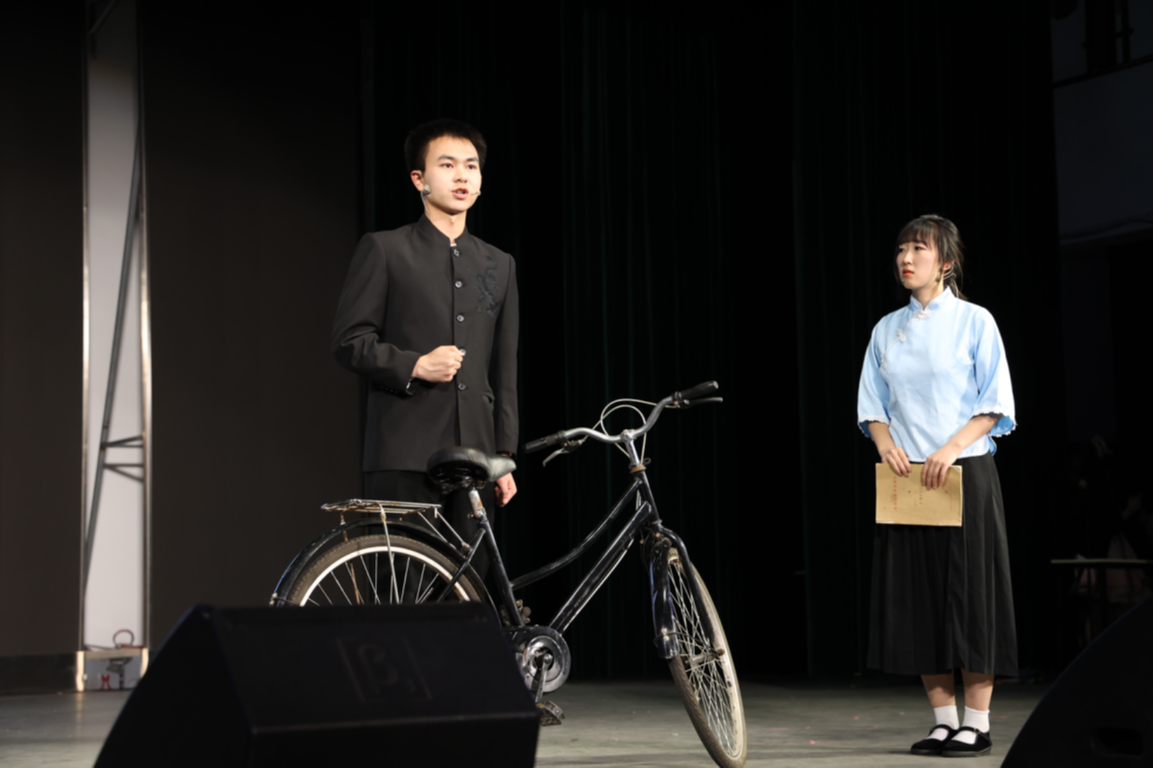 舞台剧《闻声如晤》
中南财经政法大学彭佳摄