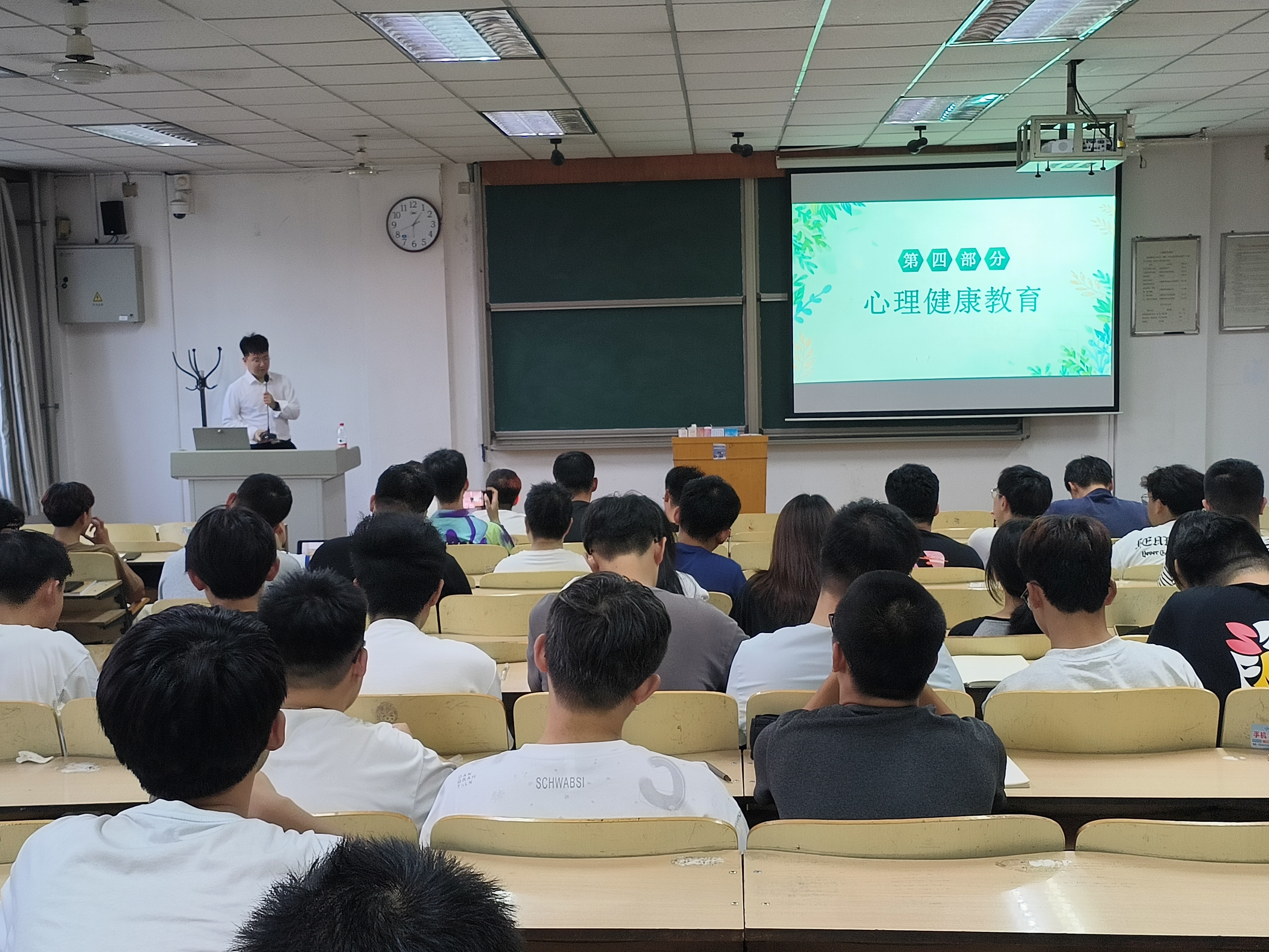 河北农业大学照片校门图片