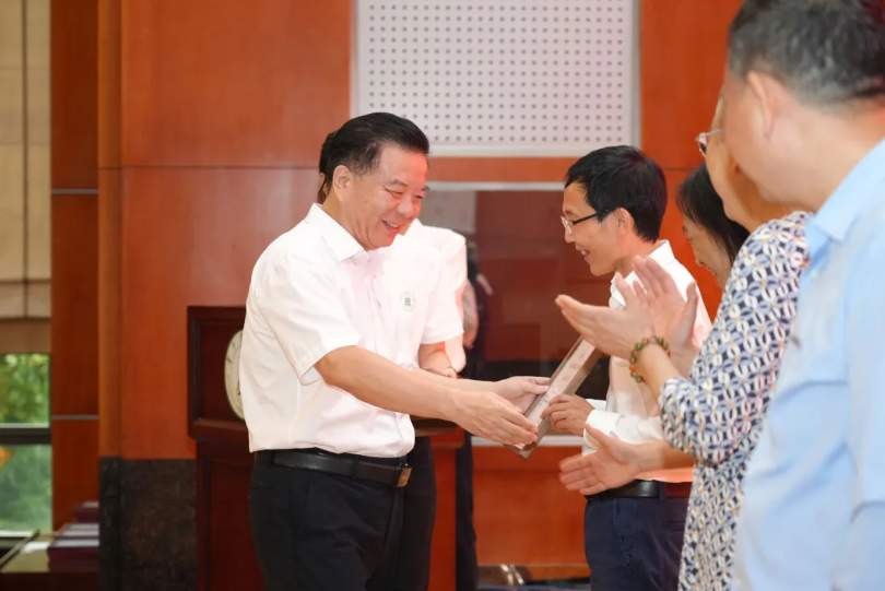 屏幕截图 2025-09-12 004008.png 屏幕截图 2025-09-12 004008.png