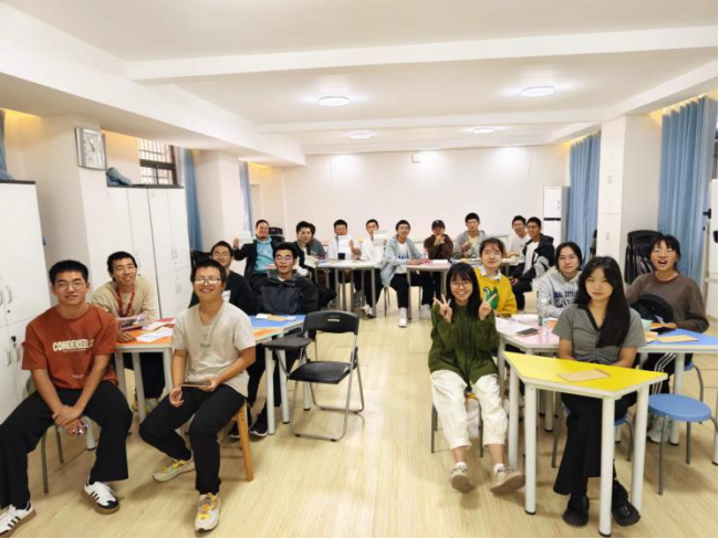 本科生学生干部组织开展“快乐启航”团体辅导活动
（活动进行  供图者：机器人学院）