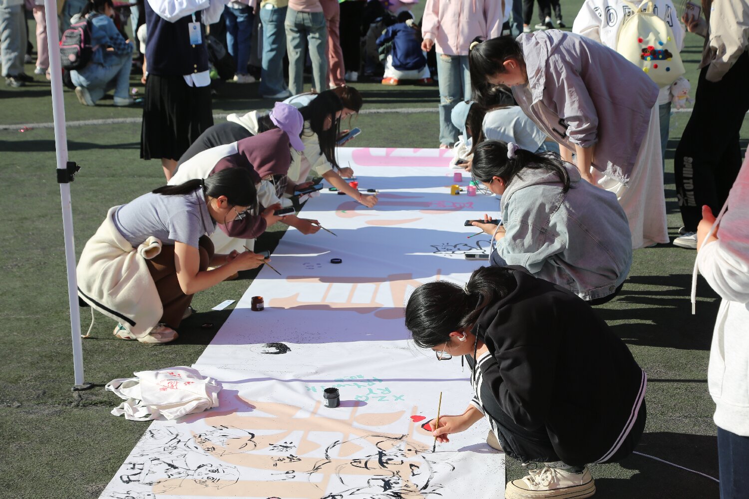 “画我所想,心花绽放”共创绘画.jpg “画我所想,心花绽放”共创绘画.jpg