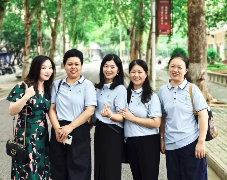 屏幕截图 2025-10-09 230017.png 屏幕截图 2025-10-09 230017.png