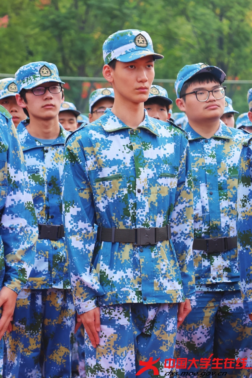 黄依娜 摄