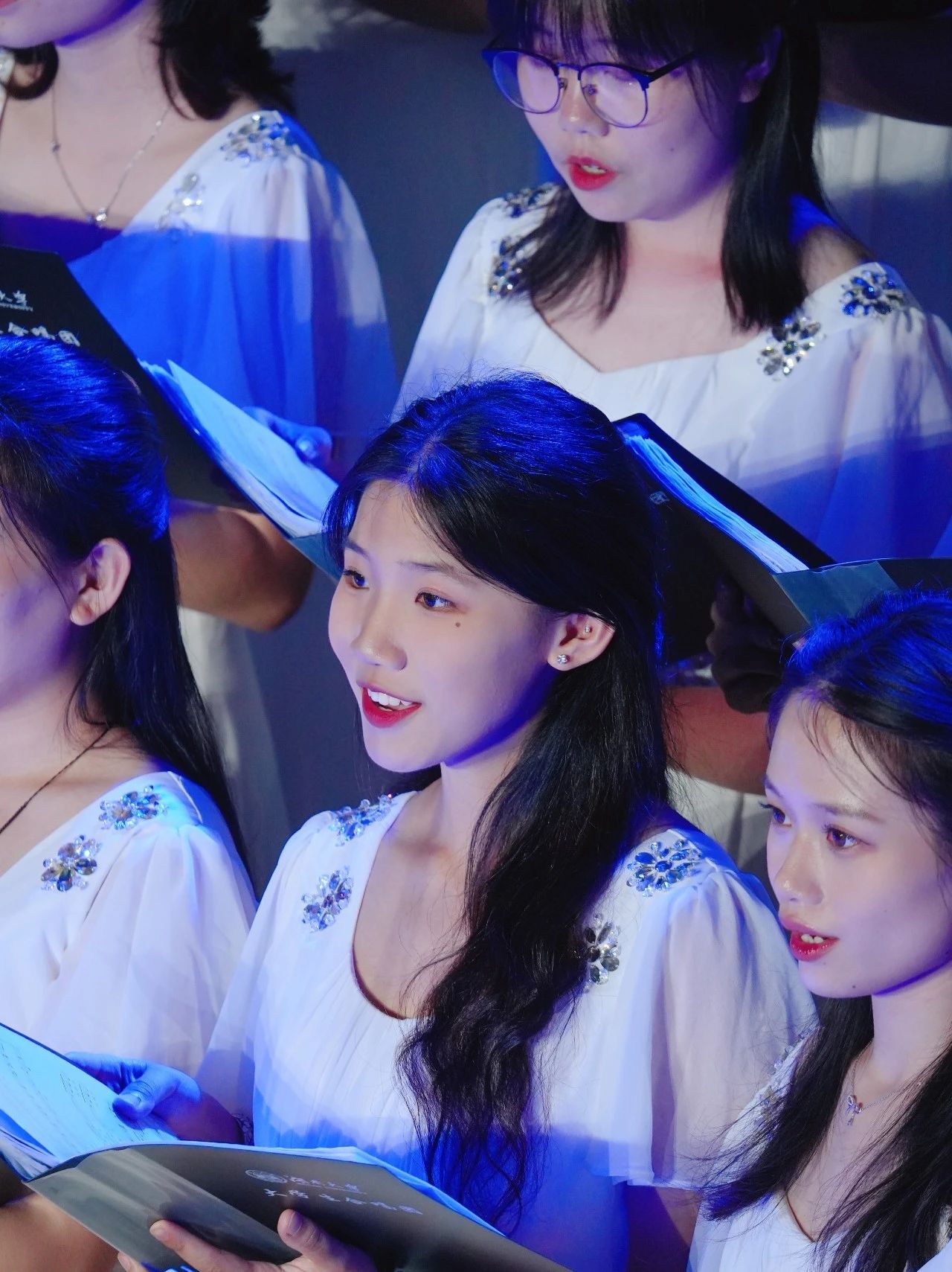 第7届“美好的远方”合唱音乐会现场图1。