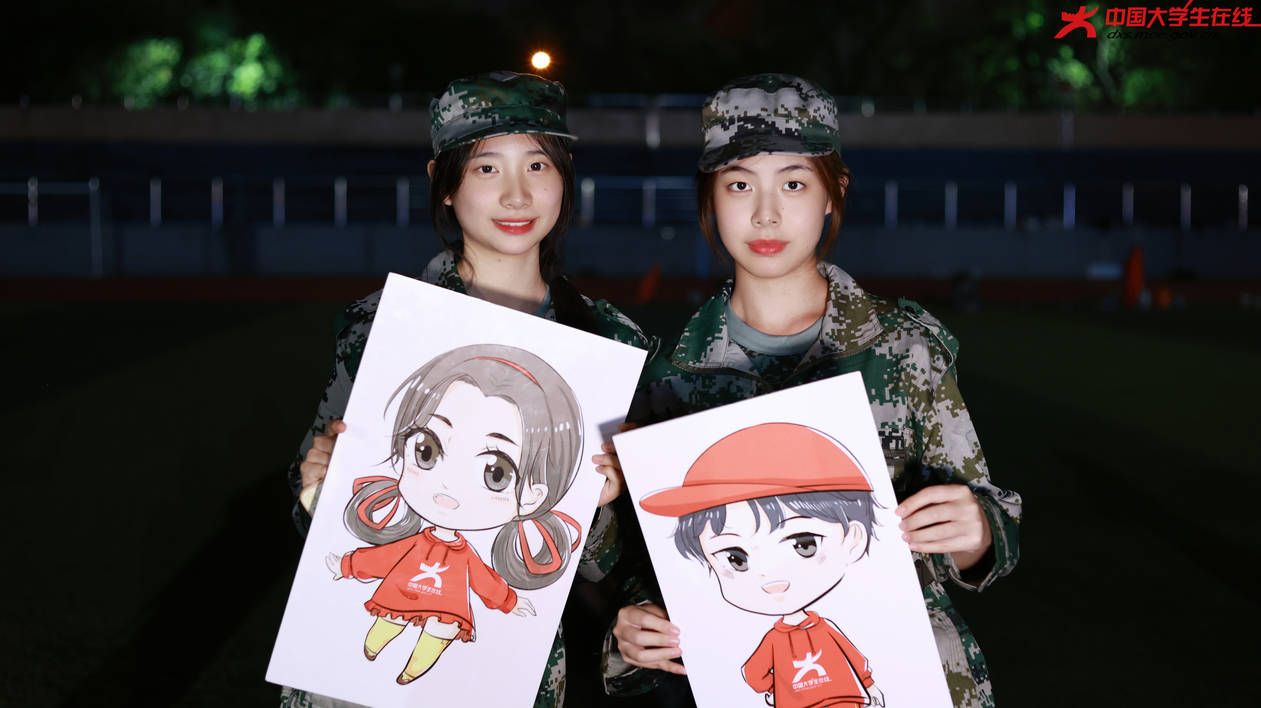 活动结束后新生与中大合影