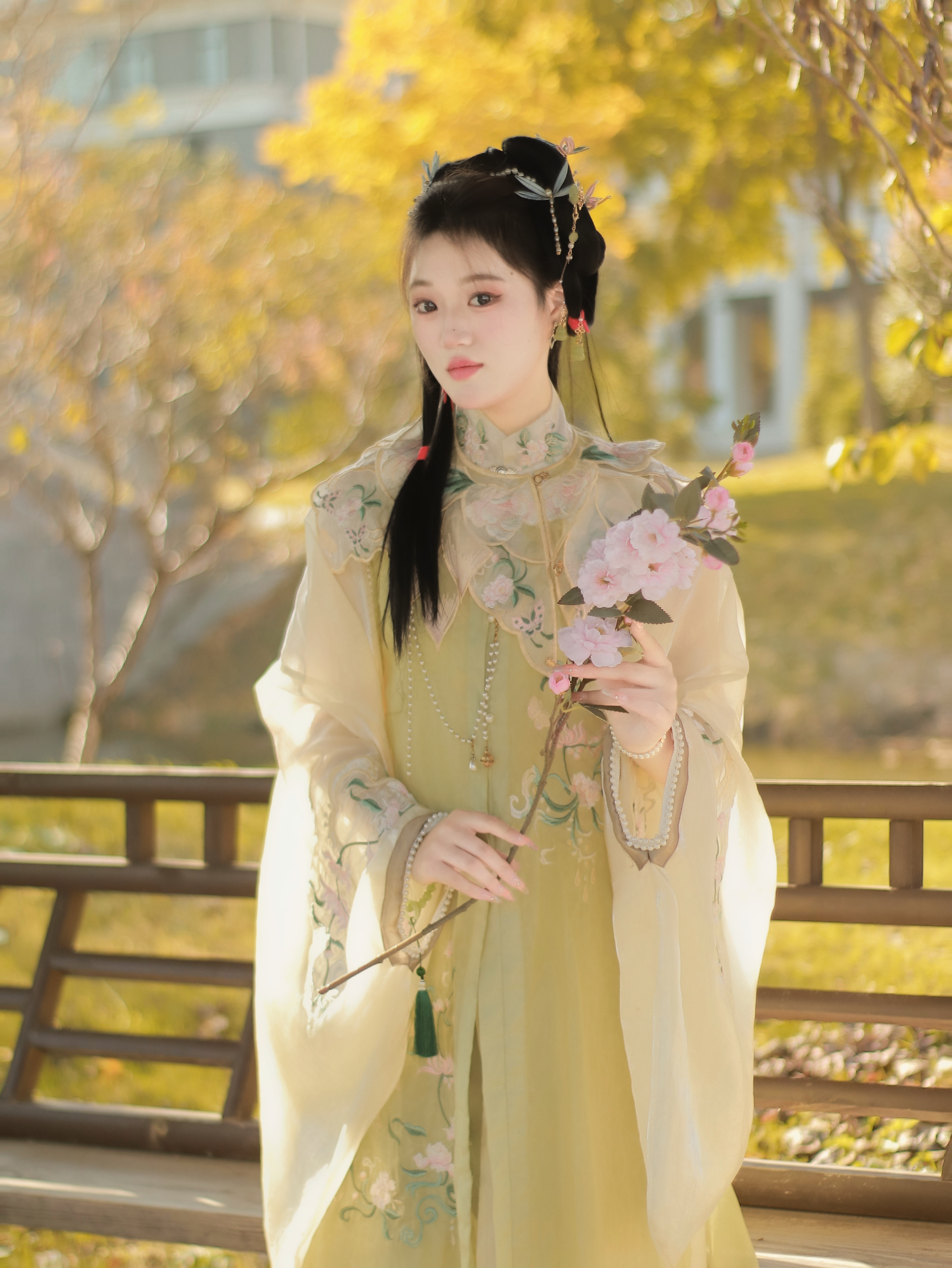 贾惜春：惜春冷眼观尘世，独向青灯古佛依。校园网络通讯站供图