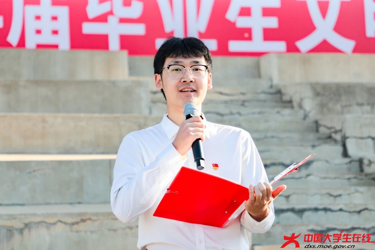 姜腾霄演讲 张语良摄.jpg
