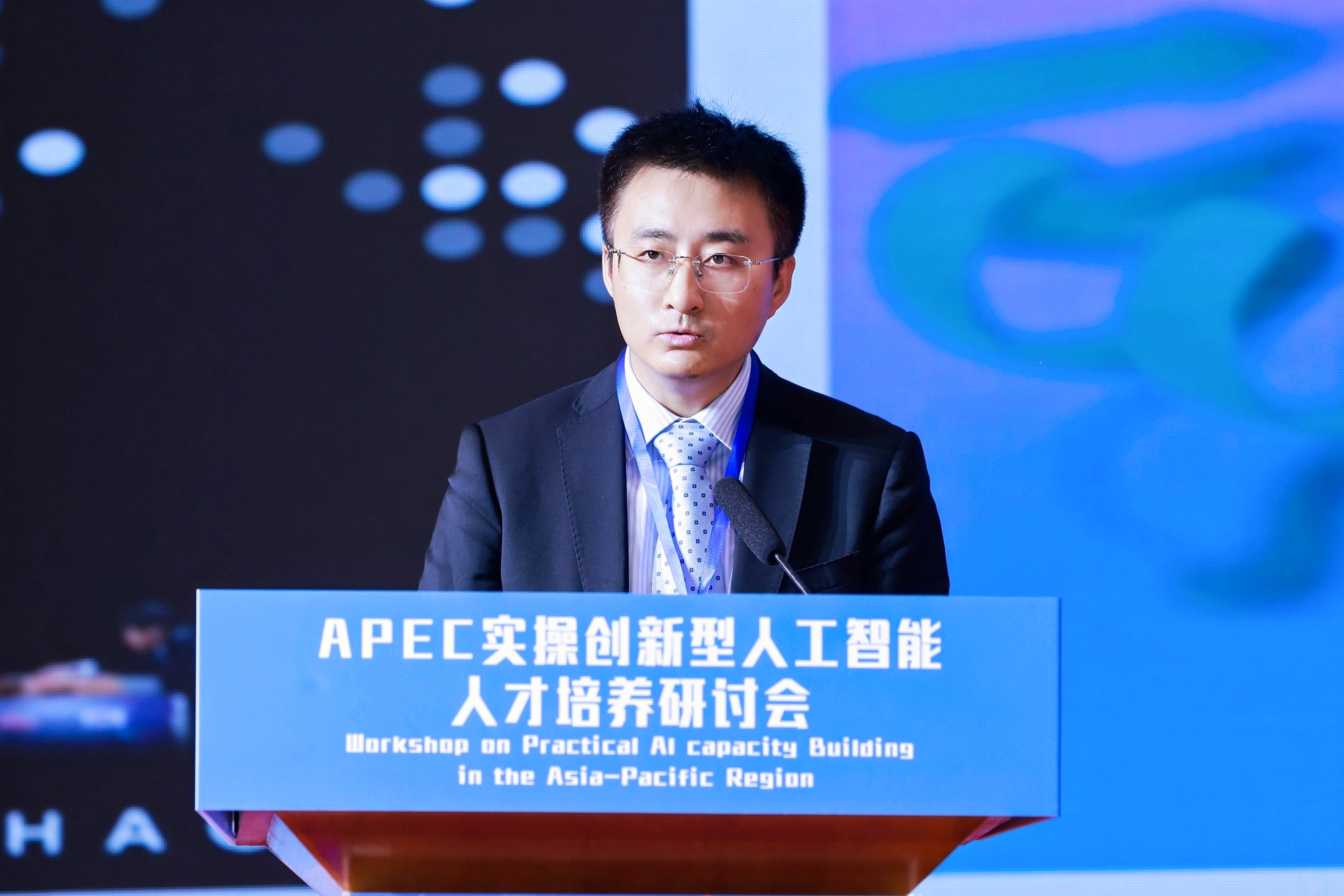 英国伦敦帝国理工学院机械工程学院王礼良.jpg 英国伦敦帝国理工学院机械工程学院王礼良.jpg