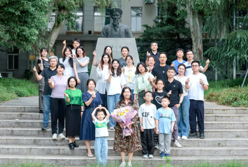 屏幕截图 2025-10-09 230101.png 屏幕截图 2025-10-09 230101.png