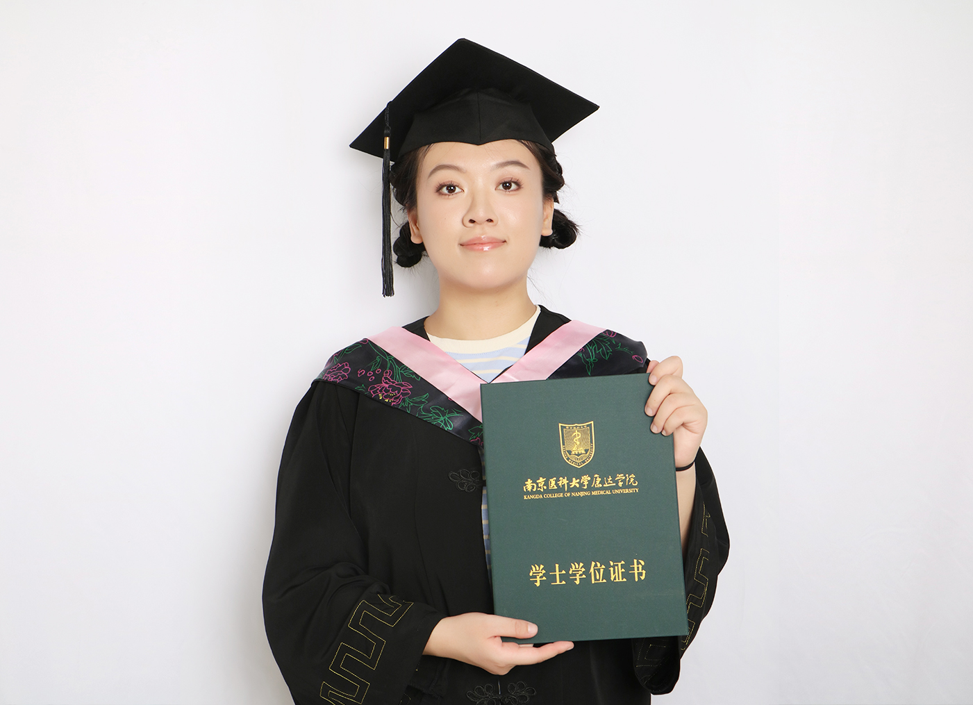 胡穎畢業照.jpg