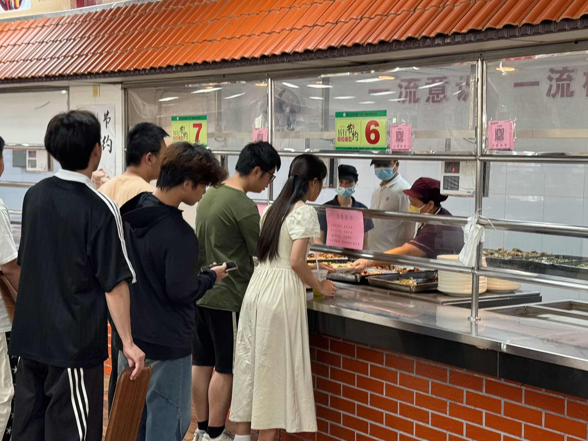 免费品尝鲜鱼by沈晓坤-(1).jpg