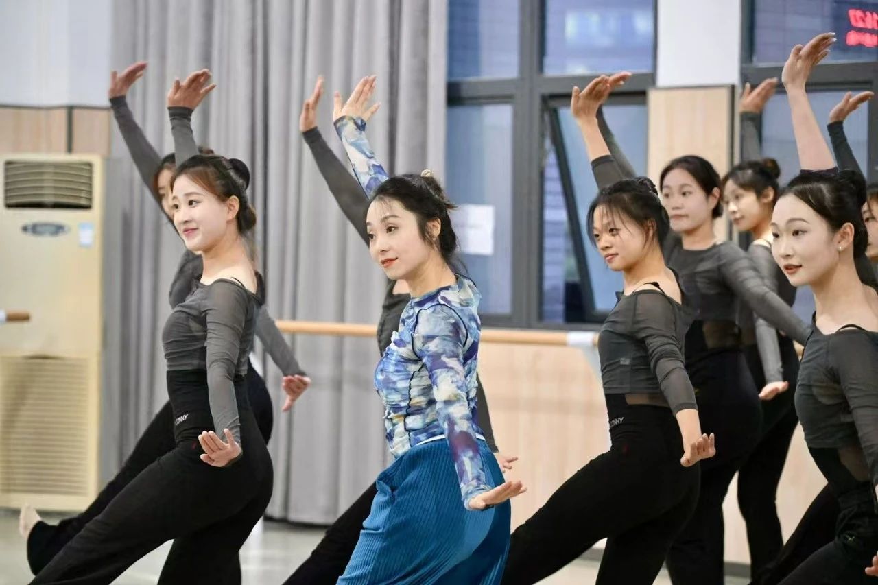 微信图片_20250426150415.jpg 微信图片_20250426150415.jpg