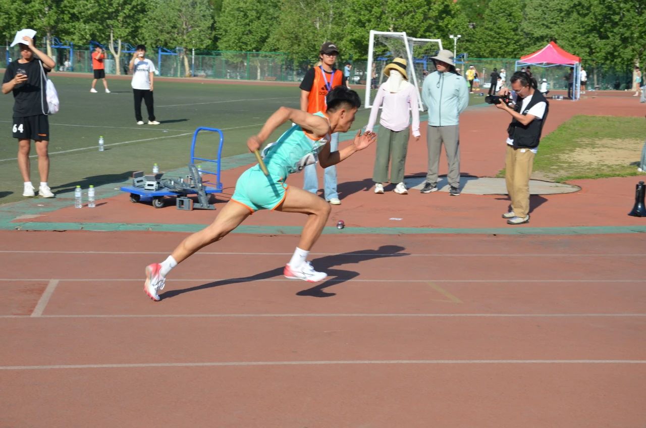 9789548.jpg
