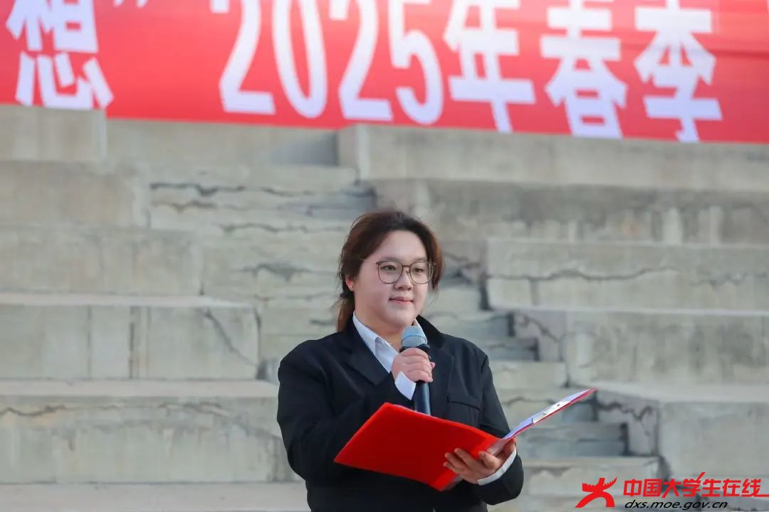 国旗下演讲.jpg 国旗下演讲.jpg