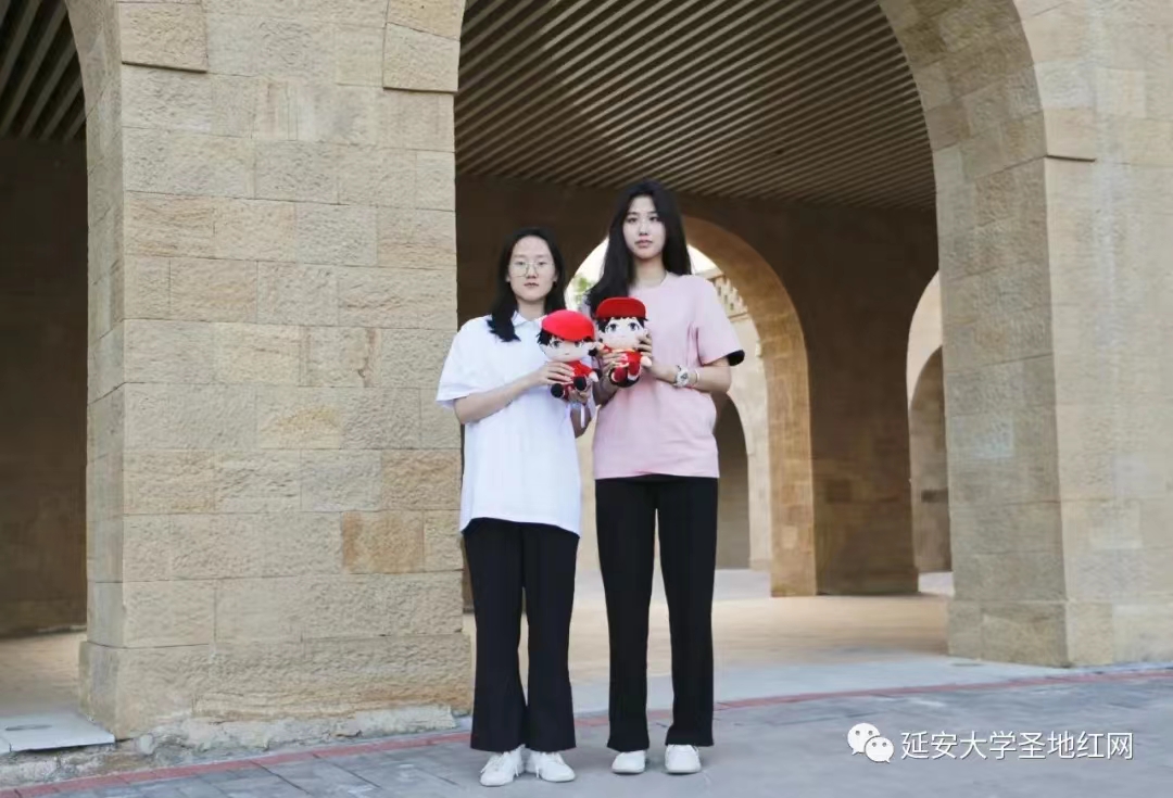 5月份的校园寻宝让大家得到了不少乐趣，也对戴着红色小帽子的可爱公仔留下了印象。校园寻宝博物馆打卡点。