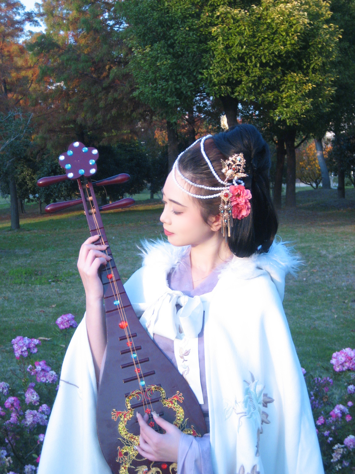 秦可卿：情天情海幻情身，香消玉殒太虚幻。校园网络通讯站供图