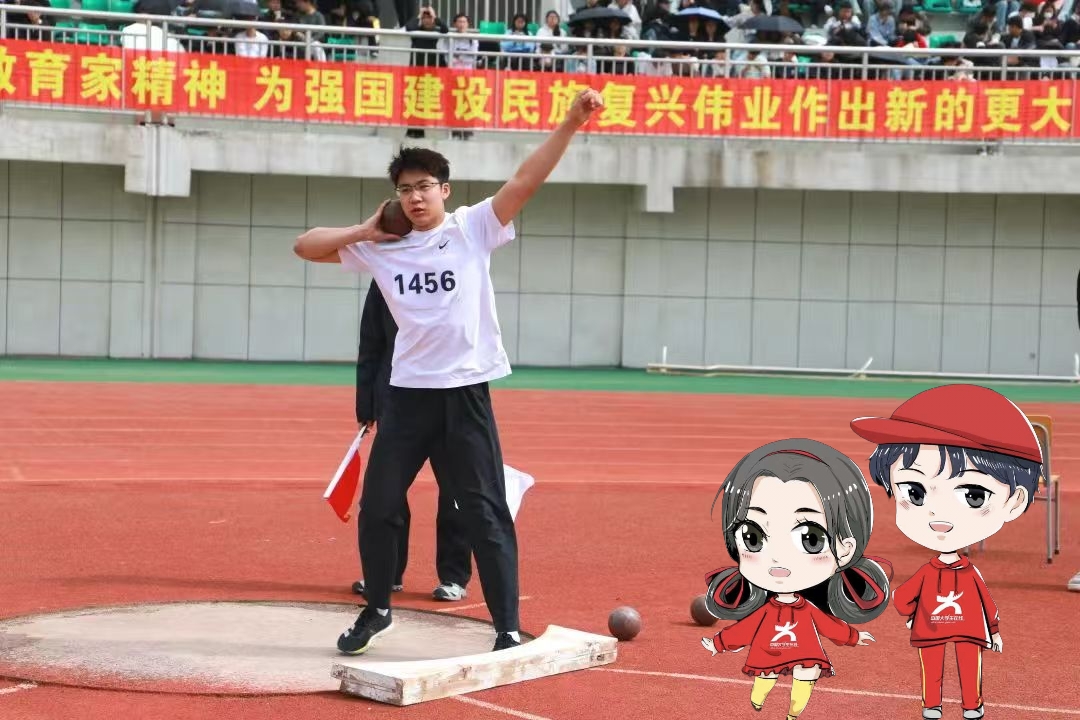 振臂揮出的剎那，鉛球穿過凝固的空氣，落地時震動沙地 （圖片拍攝：劉嘉玲 王海峰 趙中塬 劉文淇 張朔寧 李高揚 屈凡茜 李鑫淼 李馨語 高博倫）