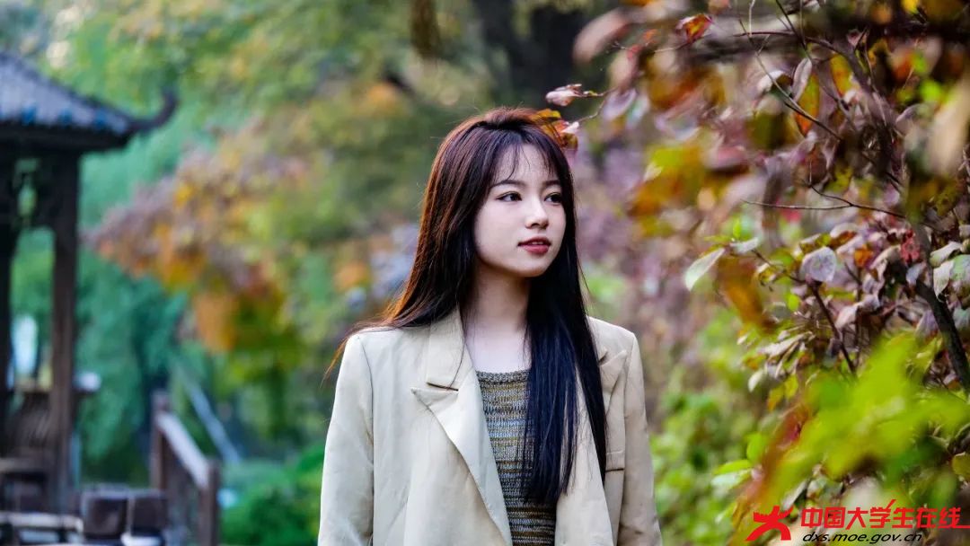 与秋日融为一体 -影像工作室摄.jpg