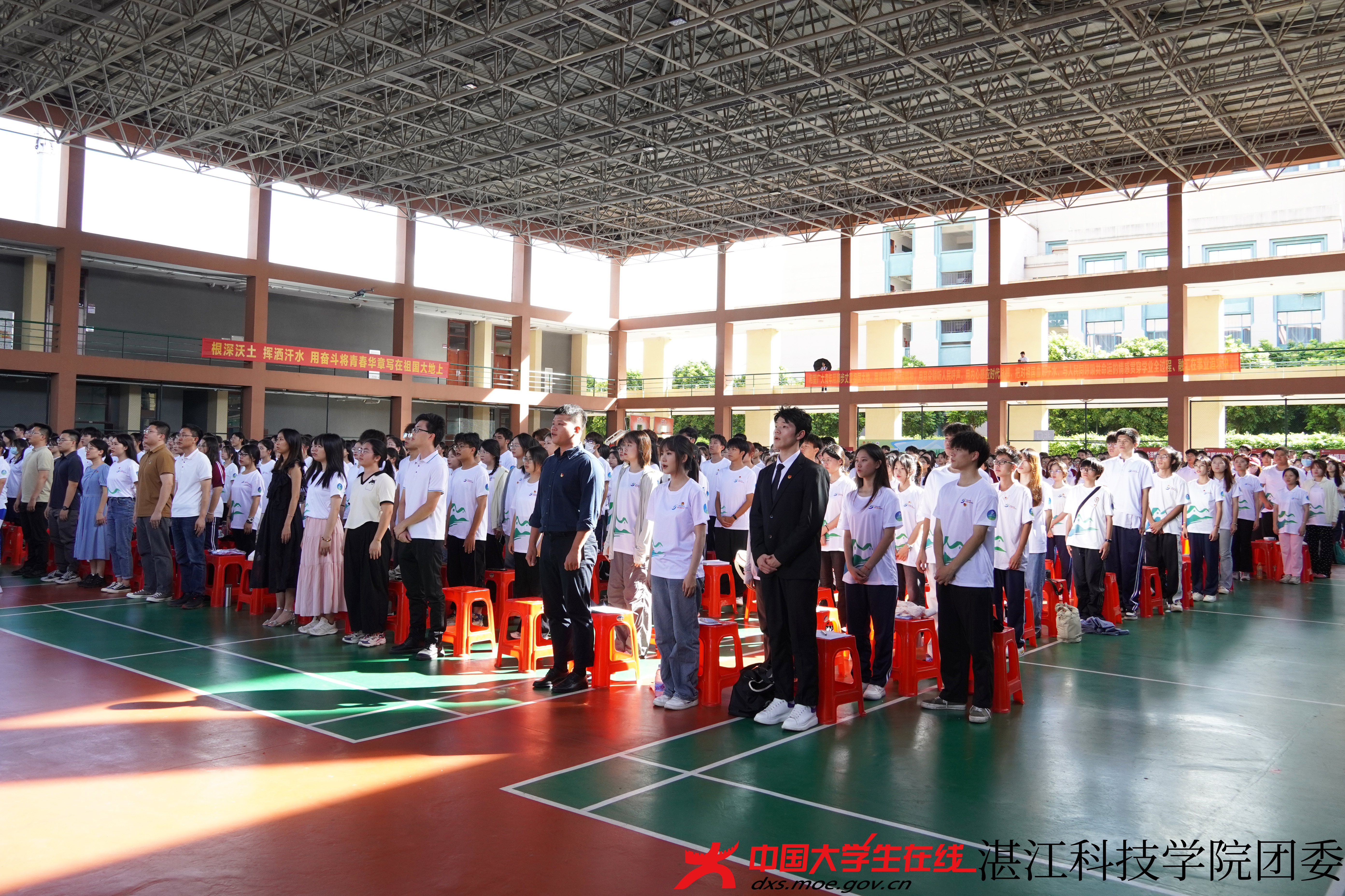 群众,吴绮琪摄.jpg 群众,吴绮琪摄.jpg