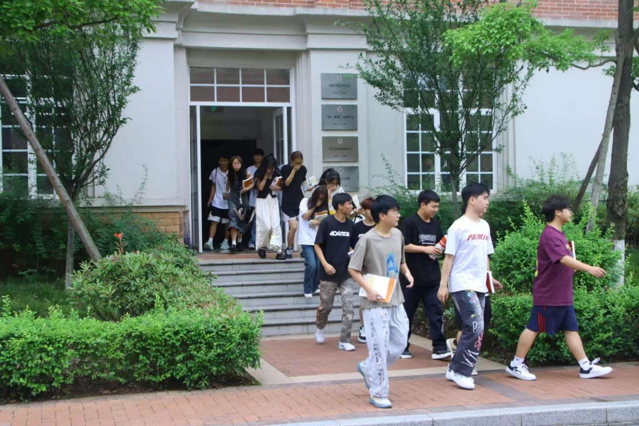 图片2.png 图片2.png